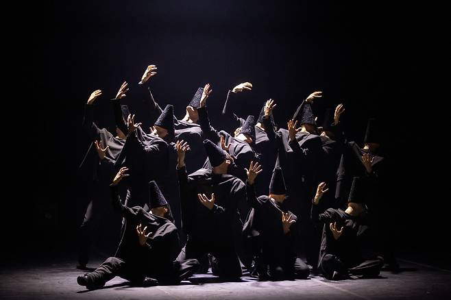 '베자르 발레 로잔'의 '바이 바이 베이비 블랙버드'(Bye bye baby blackbird) ©BBL – Gregory Batardon