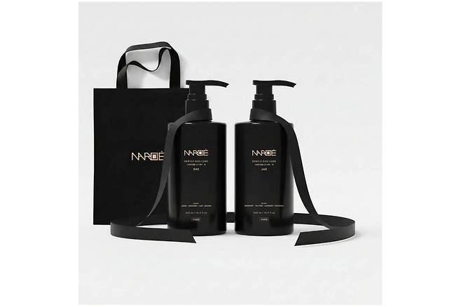 선물용으로 구성된 젠틀 디시 케어 듀오 & 인디고 패브릭 키친 클로스 / 출처=마큐플