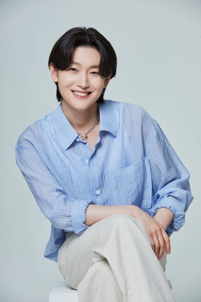 ‘미스터트롯3’의 최종 우승자 김용빈은 이제 단순히 ‘오디션 스타’라는 얄팍한 수식어를 넘어, 한국 전통가요의 거대한 바통을 이어받은 상징적인 인물로 떠올랐다. 사진=오네스타컴퍼니