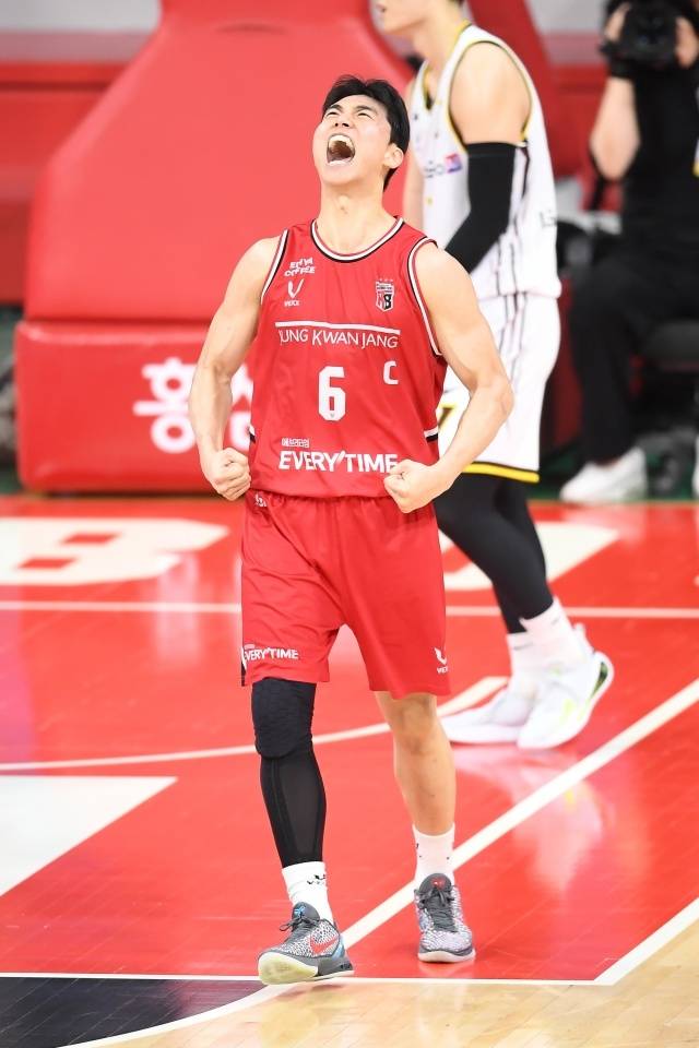 박지훈의 ‘지미 타임’이 빛난 하루였다. 그는 19점 3리바운드 4어시스트 1스틸을 기록, LG의 막강 수비를 무너뜨렸다. 사진=KBL 제공