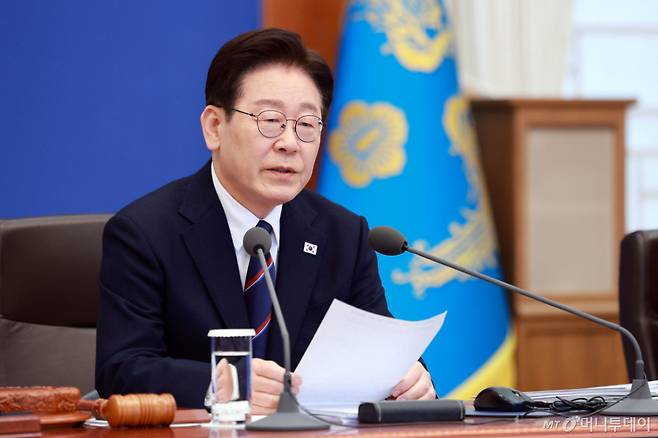 [서울=뉴시스] 고범준 기자 = 이재명 대통령이 31일 청와대에서 열린 국무회의에서 발언하고 있다. 2026.03.31. bjko@newsis.com /사진=고범준