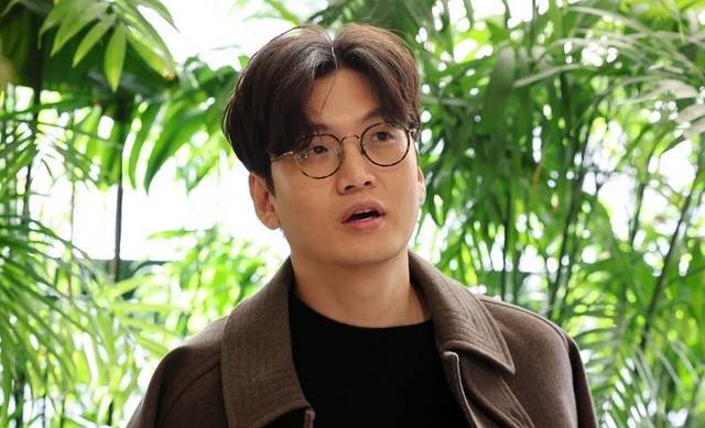 황석희 번역가. 뉴시스