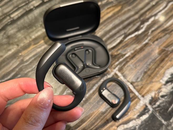 샥즈가 31일 출시한 ‘오픈핏 프로(OpenFit Pro)’. [박혜림 기자/rim@]