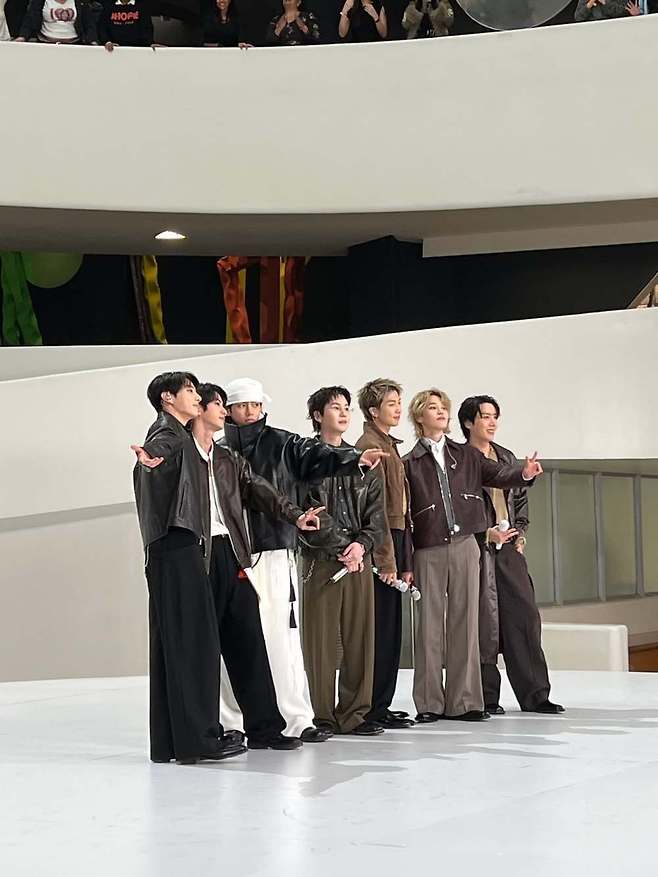 사진=방탄소년단 진 소셜미디어