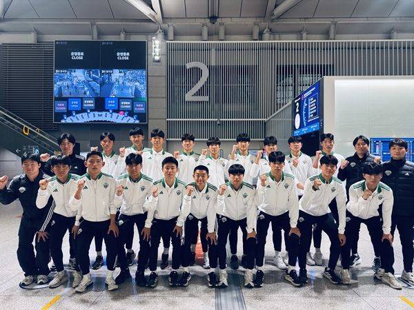 [서울=뉴시스]K리그1 전북 유소년, 이베르컵 출전. (사진=전북 현대 제공)