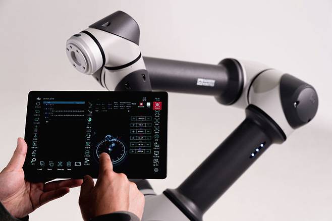 [서울=뉴시스]레인보우로보틱스의 협동로봇 RB 시리즈. (사진 = 레인보우로보틱스 홈페이지) 2024.12.31. photo@newsis.com&nbsp;  *재판매 및 DB 금지