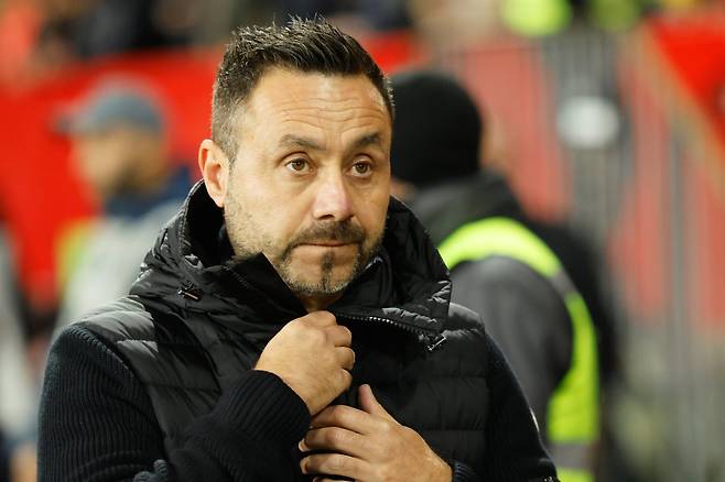 글로벌 스포츠 매체 디 애슬레틱은 31일(한국시간) “토트넘은 최근 상호 합의 하에 이고르 투도르 감독과 결별한 뒤 차기 사령탑으로 로베르토 데 제르비 감독을 최우선 후보로 낙점하고 협상을 진행 중이다”고 보도했다. 랑스|AP뉴시스