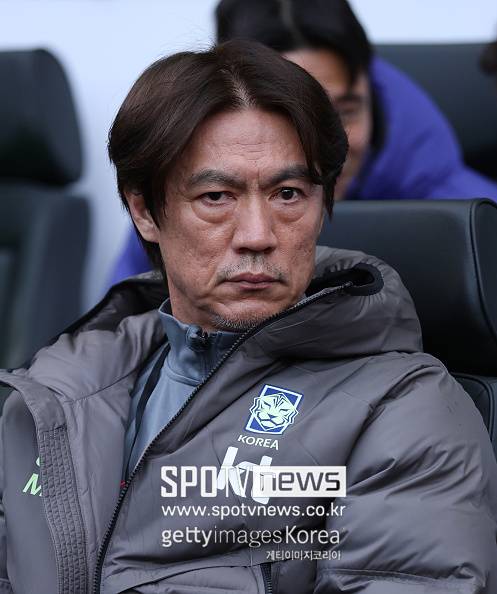 ▲ 홍명보 감독은 지난해 11월 A매치에서 오토 아도 감독이 이끌던 가나를 1-0으로 제압했다. 가나는 당시 11월 아시아 팀과 평가전 이후 내리막 길을 걸었고 월드컵을 두달 앞둔 상황에 아도 감독을 전격 경질했다