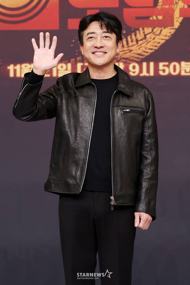 배우 장혁진이 18일 서울 양천구 목동 SBS에서 진행된 금토드라마 '모범택시3' 제작발표회에 참석해 포즈를 취하고 있다./2025.11.18 /사진=김휘선 기자