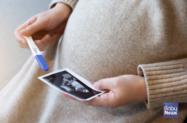 김민전 국민의힘(비례) 의원은 난임 부부의 경제적 부담을 획기적으로 완화하기 위해 지원 횟수와 금액 제한을 폐지하는 등의 내용을 담은 「모자보건법 일부개정법률안」을 지난달 31일 대표발의했다. ⓒ베이비뉴스