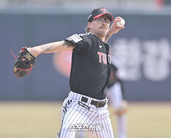 LG 선발투수 웰스가 16일 수원케이티위즈파크에서 열린 2026 KBO리그 시범경기 KT와 경기에서 역투하고 있다. 수원 | 최승섭기자 thunder@sportsseoul.com