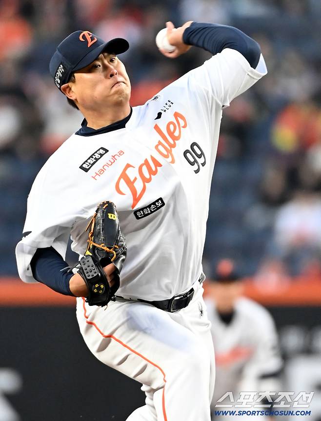 1일 대전한화생명볼파크에서 열린 KT와 한화의 경기. 한화 선발투수 류현진이 역투하고 있다. 대전=허상욱 기자wook@sportschosun.com/2026.04.01/