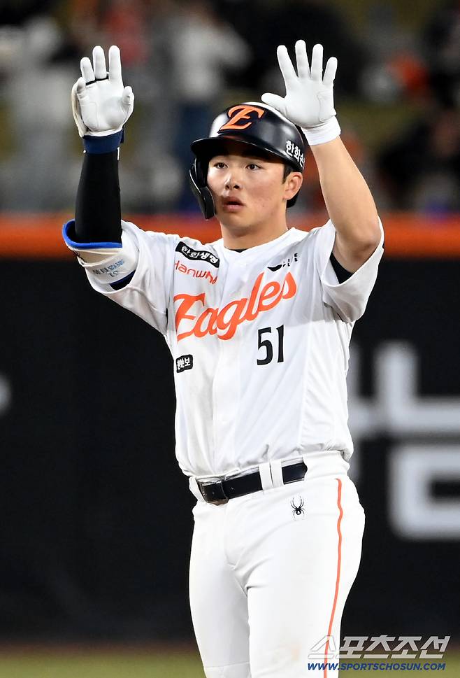 1일 대전한화생명볼파크에서 열린 KT와 한화의 경기. 5회말 한화 문현빈이 좌중간 2루타를 치고 기뻐하고 있다. 대전=허상욱 기자wook@sportschosun.com/2026.04.01/