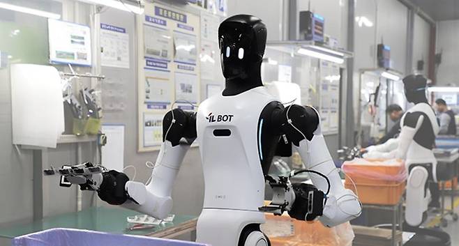 제조 현장에서 작업 중인 아이엘봇. 아이엘 제공