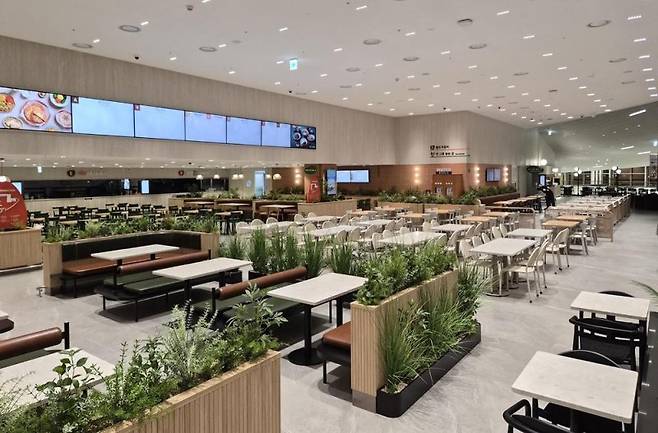 CJ프레이웨이가 운영하는 인천국제공항 제2터미널 고메브릿지 전경. CJ프레시웨이 제공