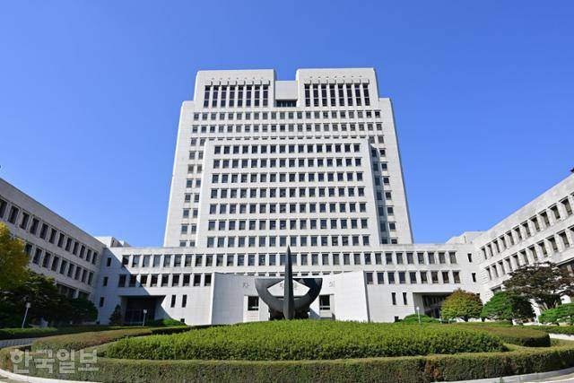 서울 서초구 대법원. 한국일보 자료사진