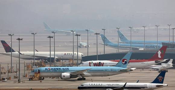 인천공항 전망대에서 바라본 인천국제공항 계류장 모습. [사진=연합뉴스]