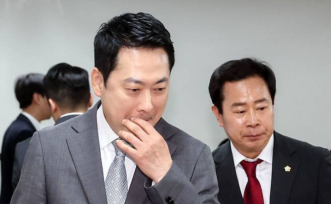 장동혁 국민의힘 대표가 1일 오전 서울 마포구 한 아파트 단지에서 열린 부동산 관련 공약 발표 행사에 참석하고 있다. 김성룡 기자