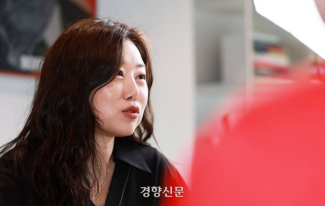 DMZ 페스티벌을 기획한 김미소 총감독이 20일 서울 중구 사무실에서 경향신문과 인터뷰 하고 있다.정지윤 선임기자