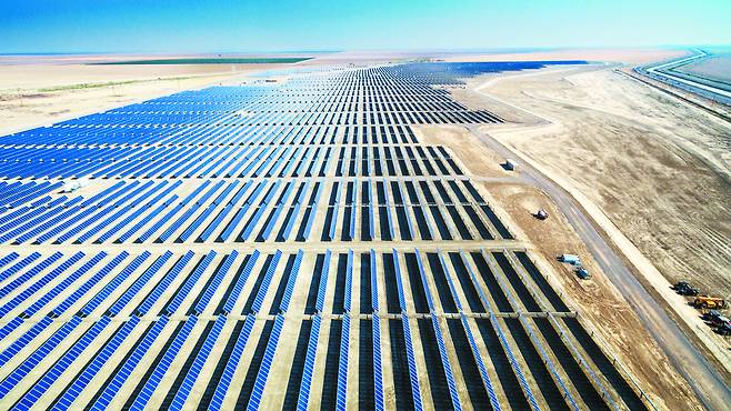 A solar power plant built by Hanwha Solutions in California is seen in this file photo. [HANWHA SOLUTIONS]