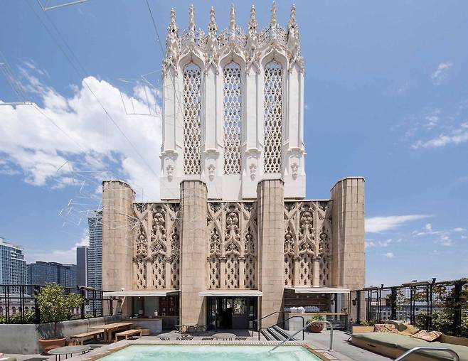 미국 로스앤젤레스 다운타운에 위치한 스타일 호텔. 아주컨티뉴엄