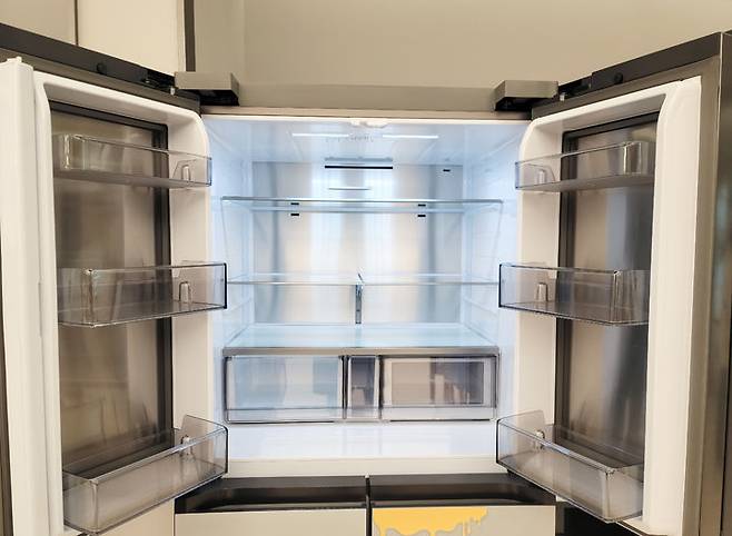 [서울=뉴시스] 지난 31일(현지시각) 영국 인디펜던트는 남은 음식을 안전하게 섭취할 수 있는 보관 방법을 보도했다. 냉장 보관의 원칙을 준수하고, 실온에 있는 시간을 줄여야 식중독을 예방할 수 있다. (사진=유토이미지)