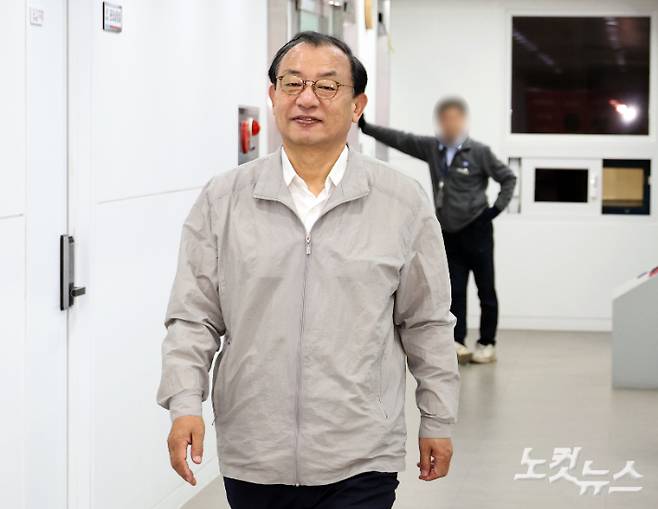 황진환 기자