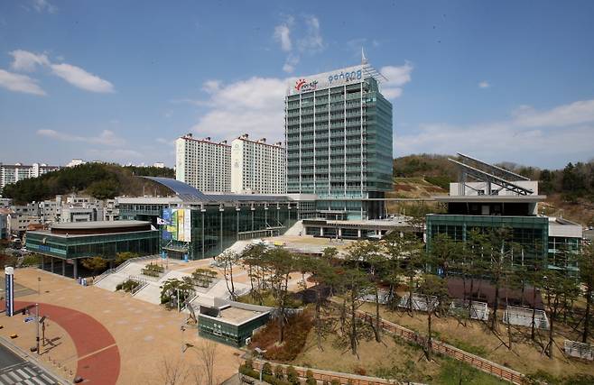 포항시청사 전경. 포항시 제공