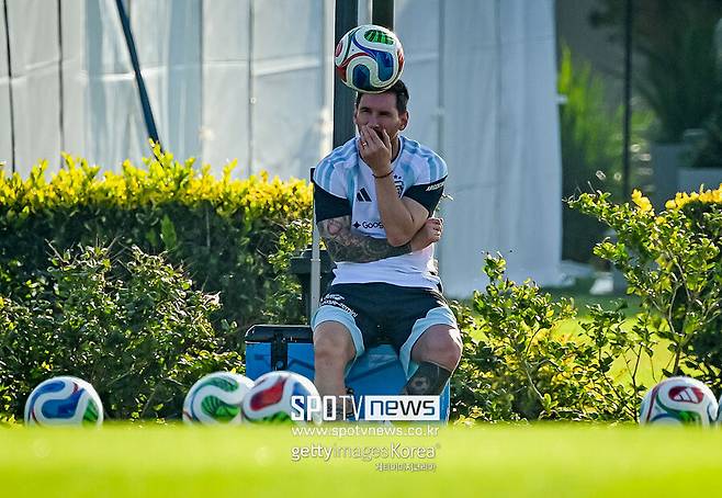 ▲ 아르헨티나는 유로 우승팀인 스페인과 맞붙는 이벤트전을 준비했다. 그러나 미국과 이스라엘의 이란 공습으로 중동 개최가 불가능해져 취소됐다. 아르헨티나는 대안으로 약체들과 평가전을 잡아 큰 비판을 듣고 있다.