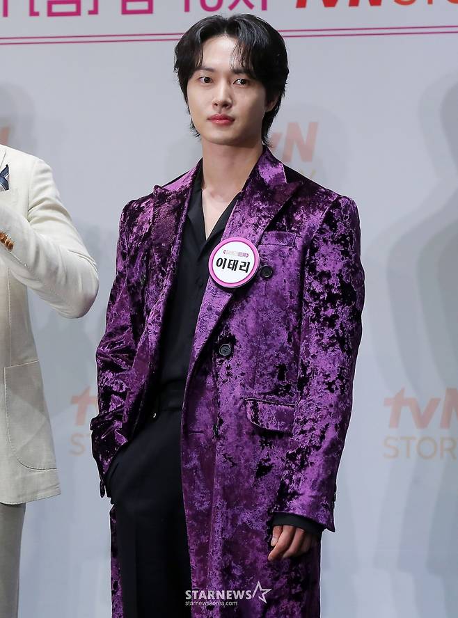 배우 이태리가 4일 오후 서울 구로구 라마다 서울 신도림 호텔에서 진행된 tvN STORY 예능 프로그램 '잘생긴 트롯' 제작발표회에 참석해 포즈를 취하고 있다. 2025.02.04 /사진=김창현 chmt@