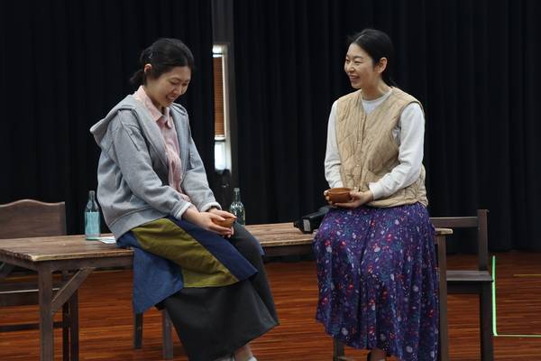 경남도립극단이 9~11일에 선보이는 정기공연 <반야삼촌>의 한 장면. /주성희 기자