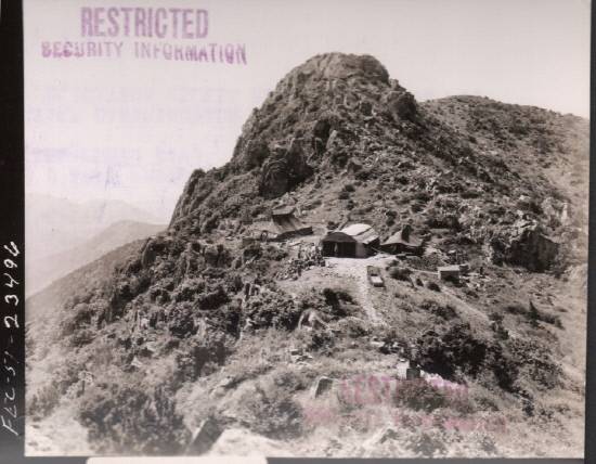 거제 계룡산 정상 일대 유엔군 통신중계소의 옛 모습. 전쟁 시 통신기술의 중요성을 보여주는 자료로 거제포로수용소유적공원에 전시돼 있다. 사진=거제해양관광개발공사