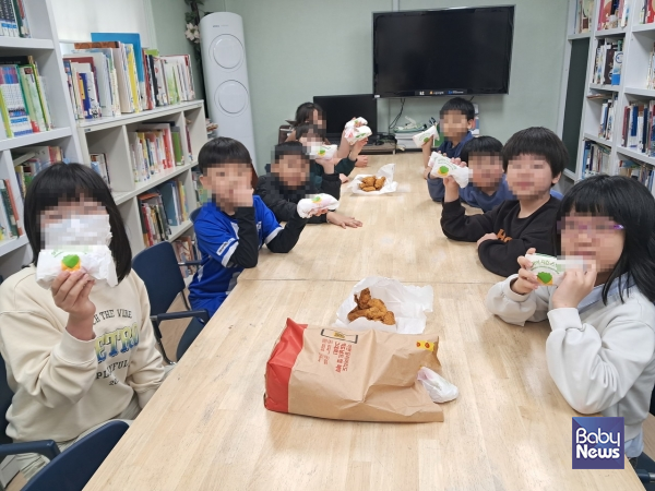 ▲다양한 한끼 프로젝트를 통해 한끼의 식사를 선택하는 청소년. ⓒ(사)성동구자원봉사센터