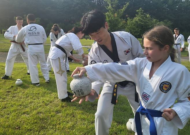 태권도진흥재단이 태권도를 유네스코 인류무형문화유산에 등재하기 위해 다양한 노력을 쏟고 있다. (태권도진흥재단 제공)