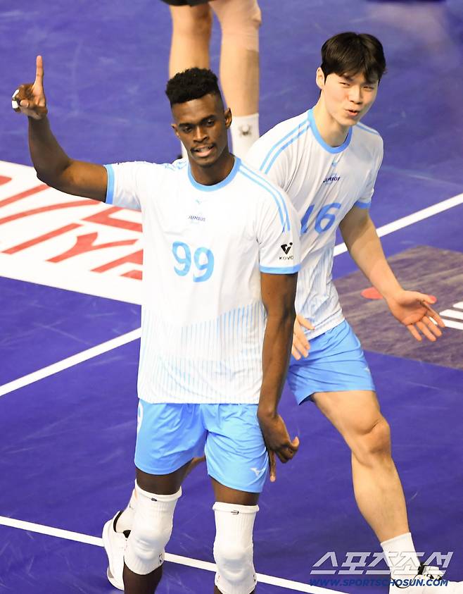 2일 인천 계양체육관에서 열린 V리그 남자부 챔피언결정전 대한항공과 현대캐피탈의 경기. 대한항공 마쏘가 득점 후 환호하고 있다. 인천=박재만 기자 pjm@sportschosun.com/2026.04.02/