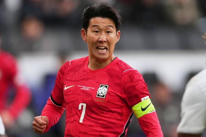 South Korea's Son Heung-Min goes for the ball during the international friendly soccer match between South Korea and Ivory Coast in Milton Keynes, England, Saturday, March 28, 2026. (AP Photo/Dave Shopland)







<저작권자(c) 연합뉴스, 무단 전재-재배포, AI 학습 및 활용 금지>