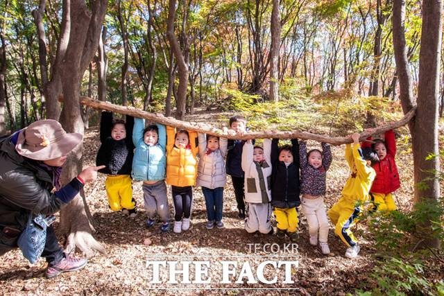 특종에 강한 신개념 대중 종합지 <더팩트>가 '보건복지부와 함께하는 저출생 극복 프로젝트 <사진이 '더'팩트다>' 사진공모전을 여는 가운데, 공모 접수가 1일부터 30일까지 진행된다. 사진은 제8회 보건복지부장관상 수상작.