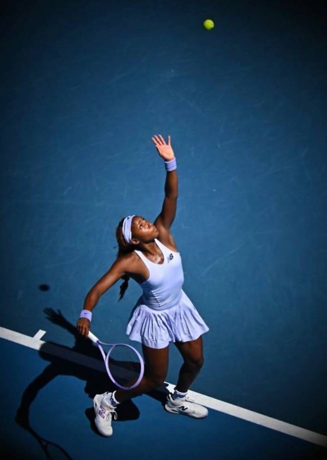 서브를 넣고 있는 코코 고프. 개인 SNS