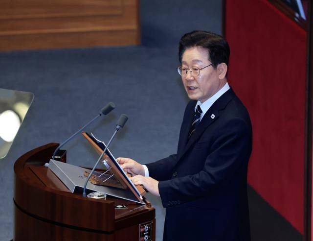 이재명 대통령이 2일 국회를 방문해 추가경정예산안 관련 시정연설을 하고 있다. 민경석 기자