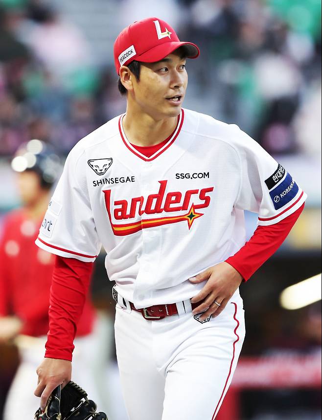 지난 1일 인천 키움전에서 KBO리그 정규시즌 데뷔전을 치른 일본인 아시아쿼터 타케다 쇼타. SSG 제공