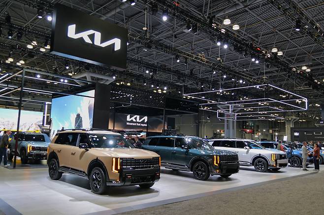 ‘2026 뉴욕 국제 오토쇼’의 기아 부스 전경. 기아 제공