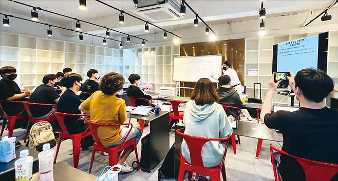 카이스트 박사·삼성전자 책임연구원 출신으로 AI·딥러닝을 교육하는 혁펜하임 대표. (혁펜하임 대표 제공)