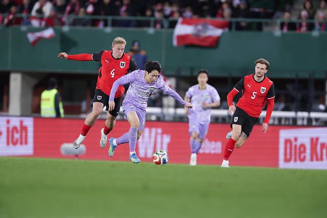 축구국가대표팀 미드필더 이강인이 1일(한국시간) 에른스트 하펠 슈타디온서 열린 오스트리아전 도중 드리블하고 있다. 사진제공|대한축구협회