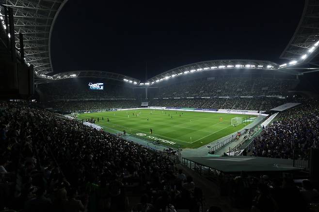 전북과 울산의 맞대결은 K리그 최고의 흥행보증수표다. 지난해 5월 31일 전주월드컵경기장에서 열린 ‘현대가 더비’는 3만4000여명이 찾아 전석 매진을 기록했다. 사진제공｜한국프로축구연맹