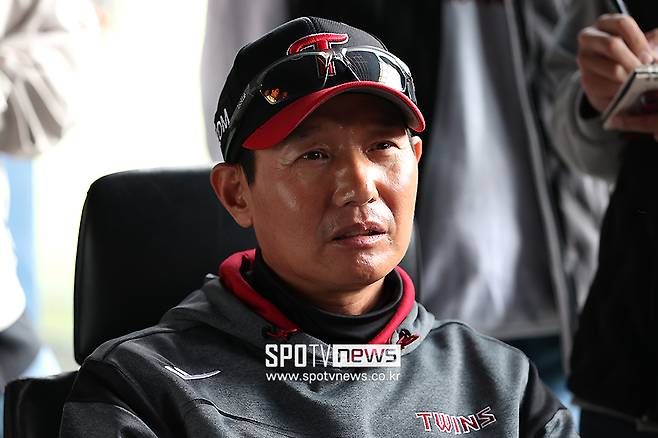 ▲ 염경엽 감독은 개막 후 3연패가 구단 전체의 의식을 다잡는 효과를 건지길 바랐다 ⓒ곽혜미 기자