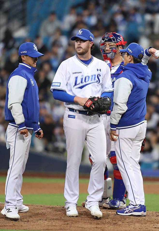 ▲ 잭 오러클린(왼쪽에서 두 번째) ⓒ삼성 라이온즈