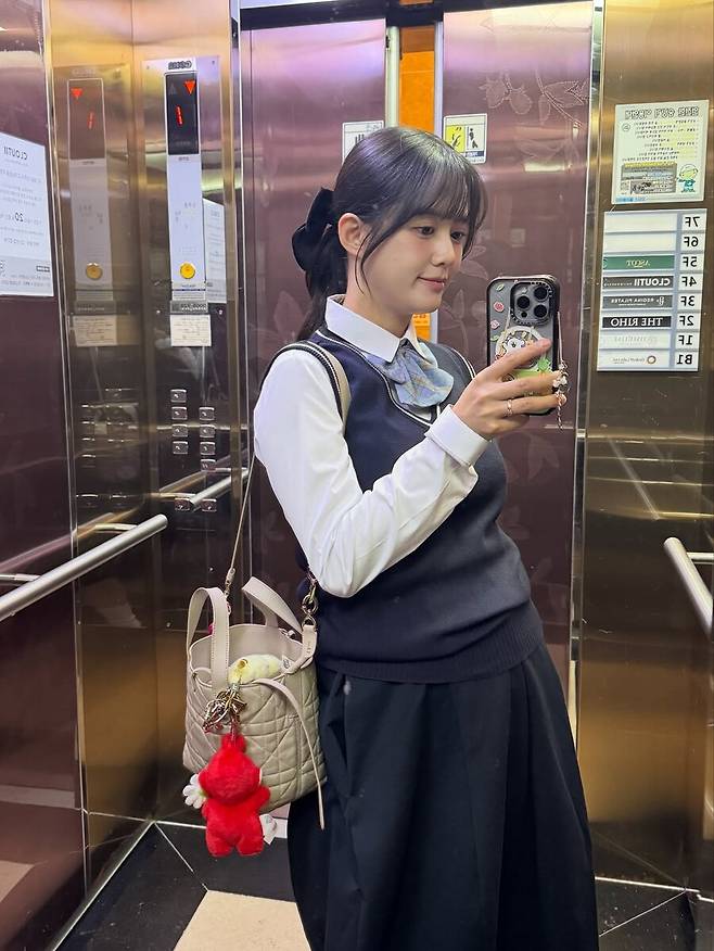 ▲ 배우 남보라가 임신 중 교복을 입은 모습을 공개했다. 출처|남보라 인스타그램