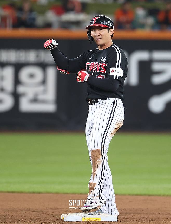 ▲ 개막 후 타격감이 좋지 않은 오지환은 담 증세까지 겹쳐 2일 잠실 KIA전 선발에서 제외됐다 ⓒ곽혜미 기자