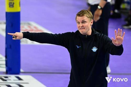 대한항공 사령탑 시절의 틸리카이넨 감독 [한국배구연맹 제공. 재판매 및 DB 금지]