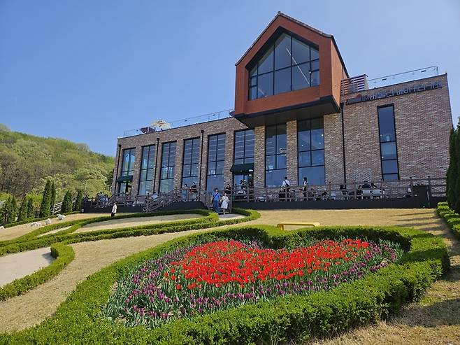 용인자작나무숲 봄꽃축제. 사진=경기관광플랫폼.